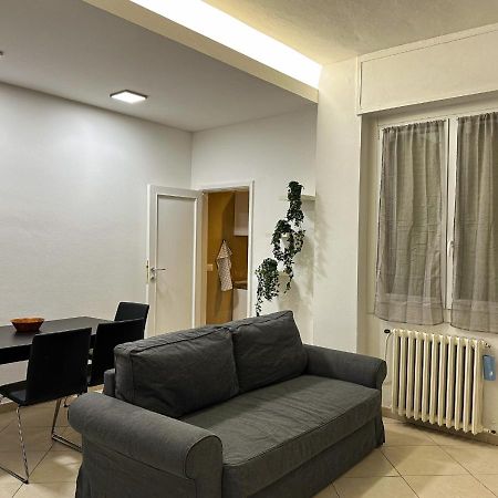 Modern Cenisio Apartment - Self Check-In & Parking Milão Exterior foto